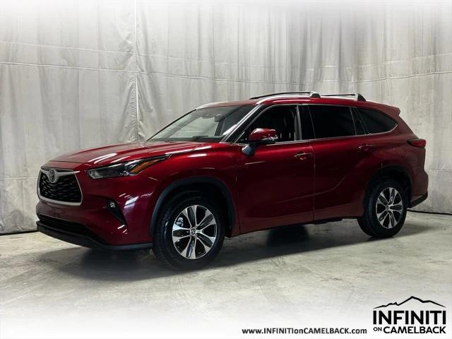 used 2022 Toyota Highlander car, priced at $32,989