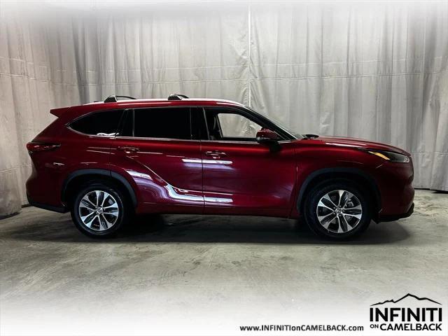 used 2022 Toyota Highlander car, priced at $32,989