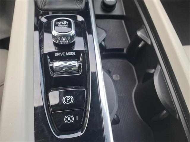 used 2021 Volvo V60 Cross Country car, priced at $24,972