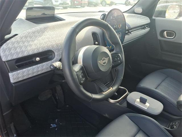 used 2025 MINI Hardtop car, priced at $32,553