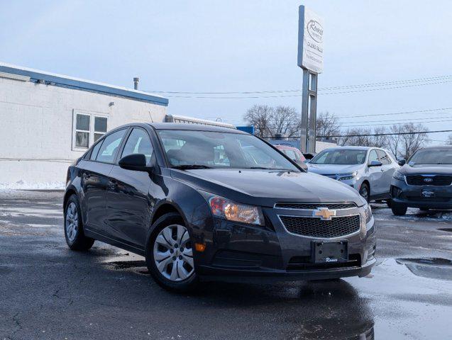 used 2014 Chevrolet Cruze car, priced at $7,800