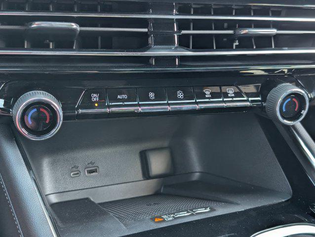new 2026 Chevrolet Traverse car, priced at $46,840