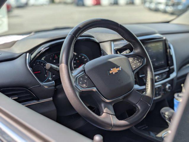 used 2022 Chevrolet Traverse car, priced at $33,900