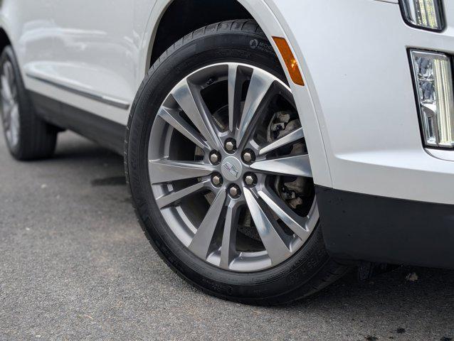used 2022 Cadillac XT5 car, priced at $33,700