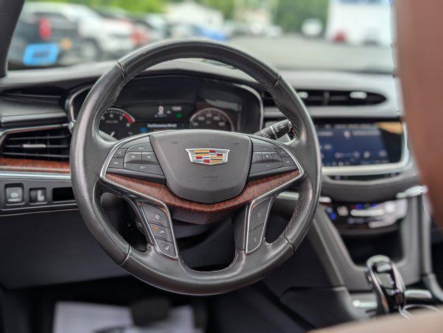 used 2022 Cadillac XT5 car, priced at $33,700