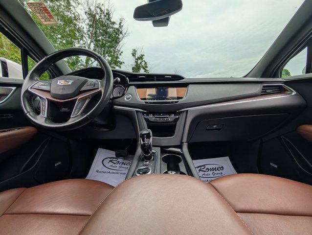 used 2022 Cadillac XT5 car, priced at $33,700