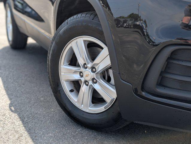 used 2022 Chevrolet Trax car, priced at $18,577