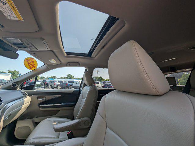 used 2022 Honda Pilot car, priced at $31,918