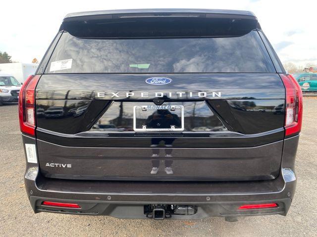 new 2025 Ford Expedition car, priced at $72,840