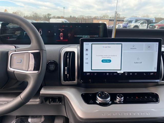 new 2025 Ford Expedition car, priced at $72,840