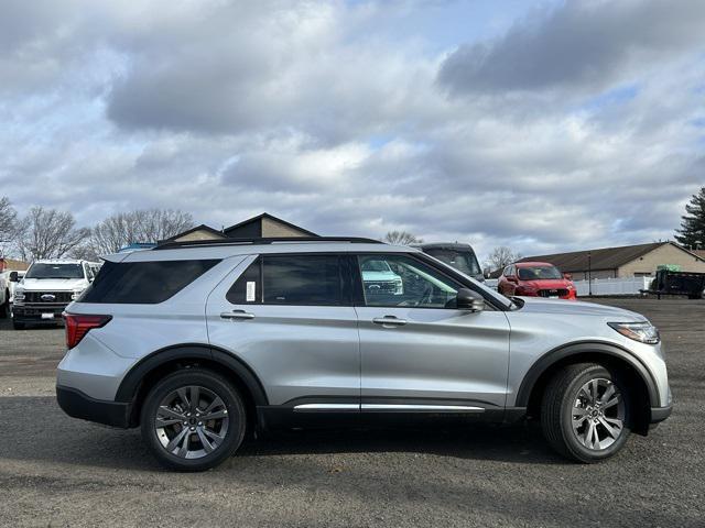 new 2025 Ford Explorer car, priced at $47,901