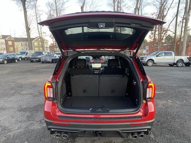 new 2025 Ford Explorer car, priced at $59,276