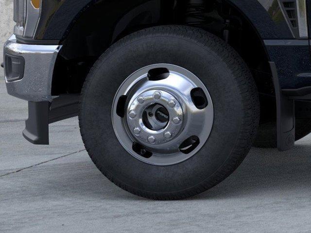 new 2025 Ford F-350 car, priced at $76,925