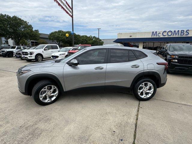 used 2024 Chevrolet Trax car, priced at $22,142