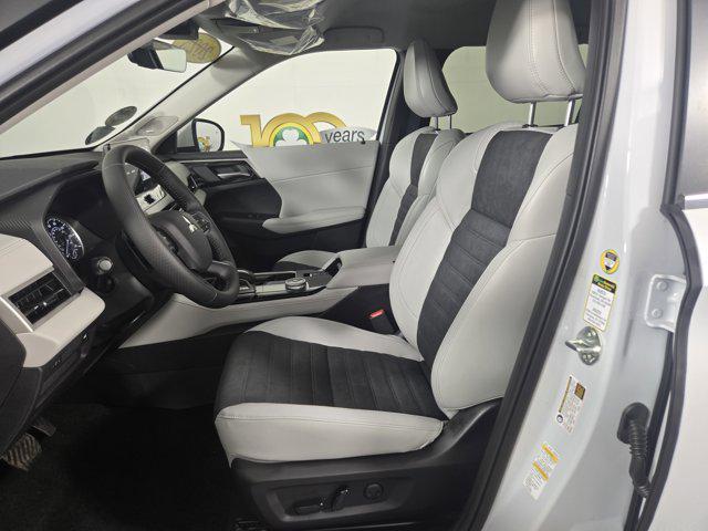 new 2025 Mitsubishi Outlander car, priced at $35,125