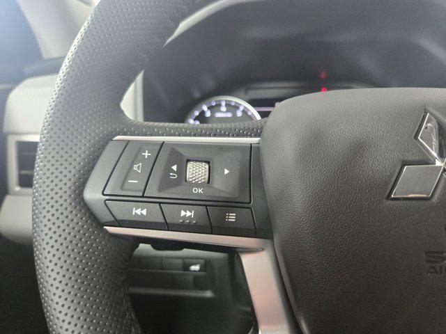 new 2025 Mitsubishi Outlander car, priced at $35,125