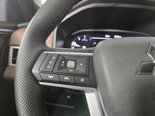 new 2025 Mitsubishi Outlander car, priced at $38,655