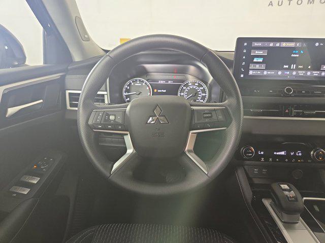 new 2025 Mitsubishi Outlander car, priced at $30,060