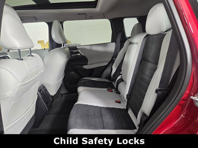 new 2025 Mitsubishi Outlander car, priced at $33,860