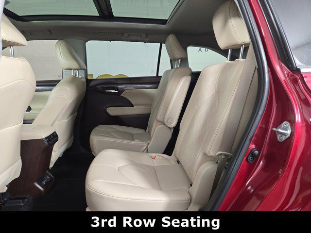 used 2022 Toyota Highlander car, priced at $38,998