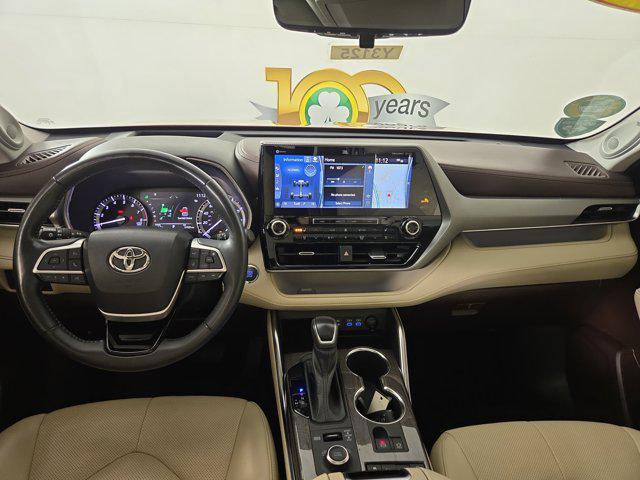used 2022 Toyota Highlander car, priced at $38,998