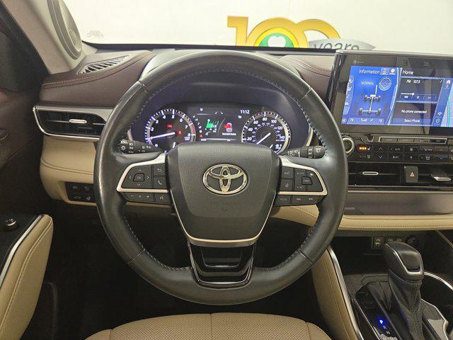 used 2022 Toyota Highlander car, priced at $38,998