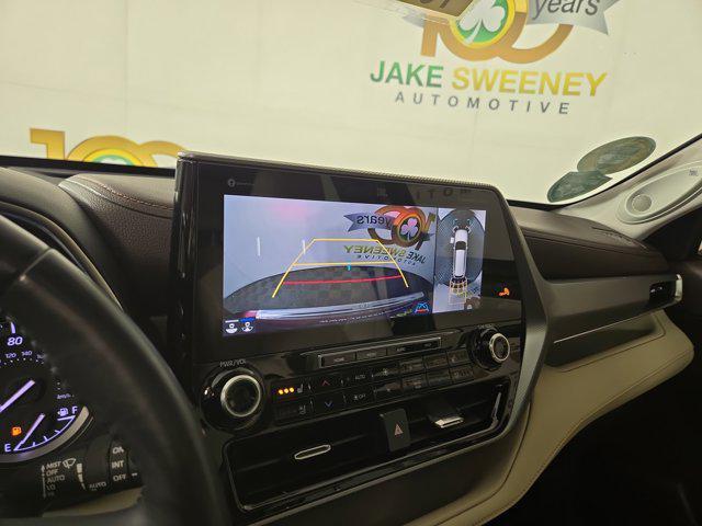 used 2022 Toyota Highlander car, priced at $38,998