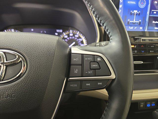 used 2022 Toyota Highlander car, priced at $38,998
