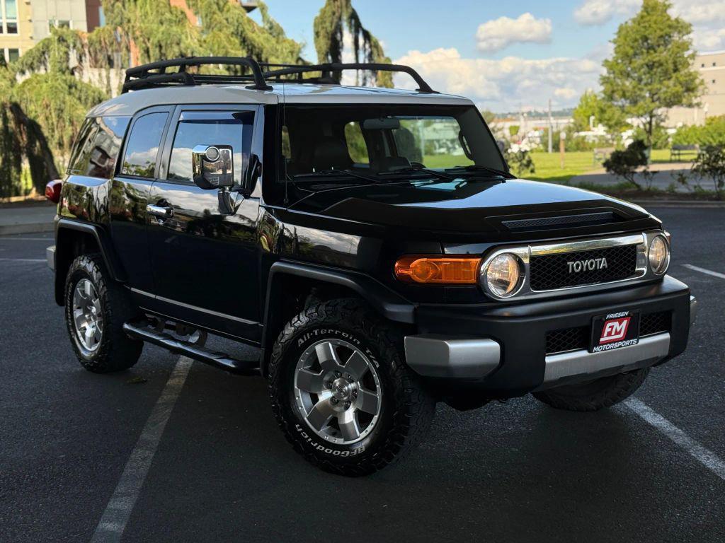 used 2007 Toyota FJ Cruiser car, priced at $10,218