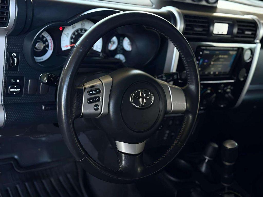 used 2007 Toyota FJ Cruiser car, priced at $11,999