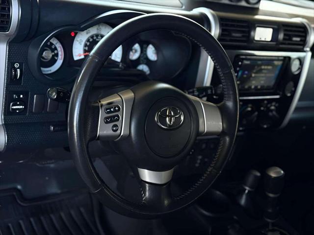 used 2007 Toyota FJ Cruiser car, priced at $12,999