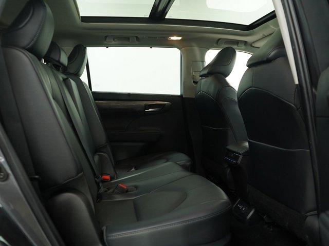 used 2022 Toyota Highlander car, priced at $39,998