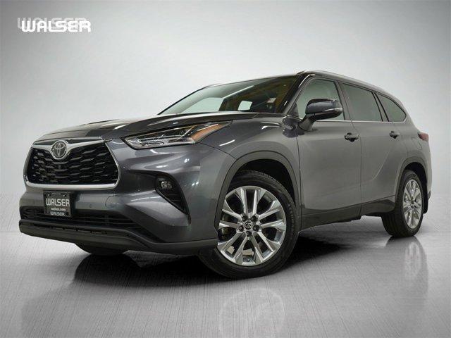 used 2021 Toyota Highlander car, priced at $38,299