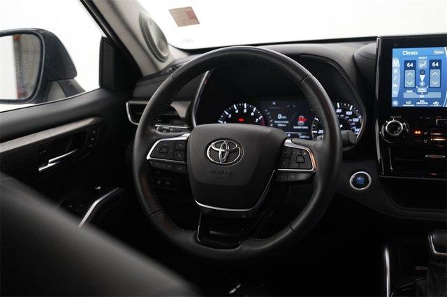 used 2021 Toyota Highlander car, priced at $38,299