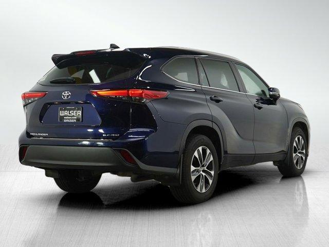 used 2022 Toyota Highlander car, priced at $38,998