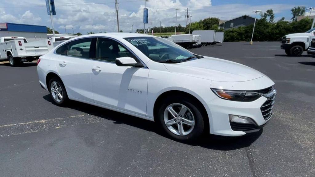 new 2025 Chevrolet Malibu car, priced at $25,495