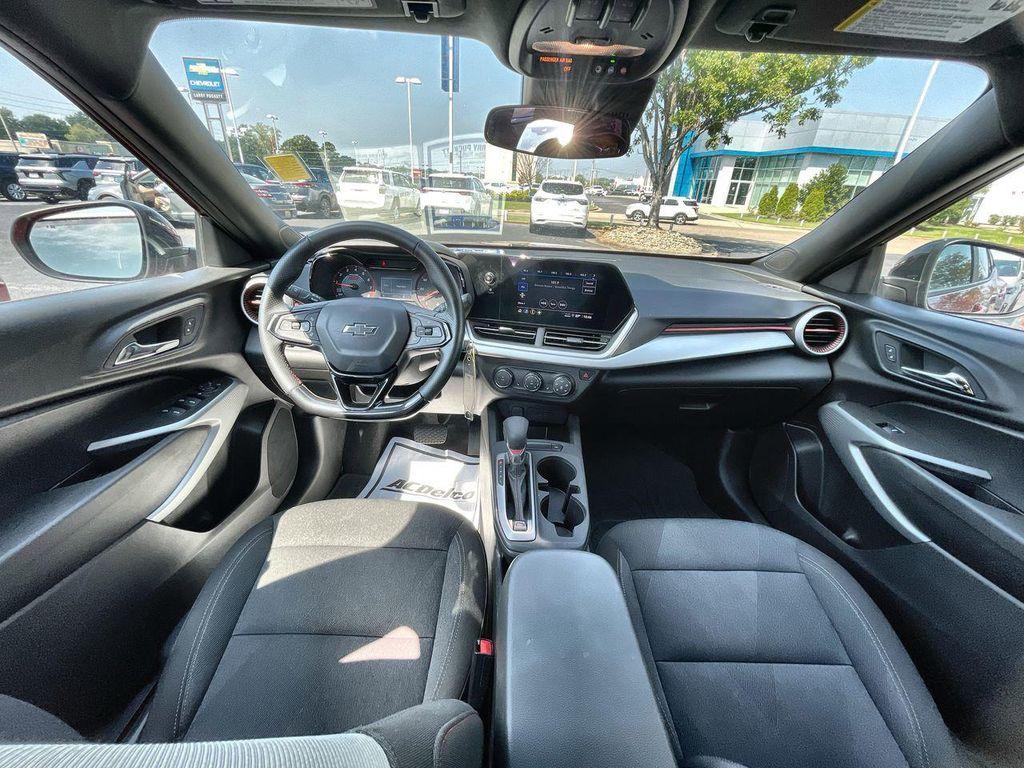 used 2024 Chevrolet Trax car, priced at $23,112
