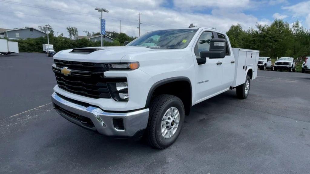 new 2025 Chevrolet Silverado 2500 car, priced at $50,728
