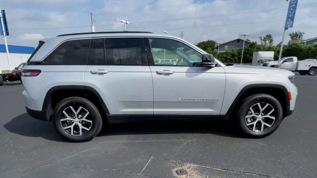 used 2024 Jeep Grand Cherokee car, priced at $36,478