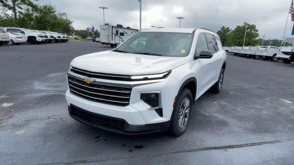new 2026 Chevrolet Traverse car, priced at $43,920