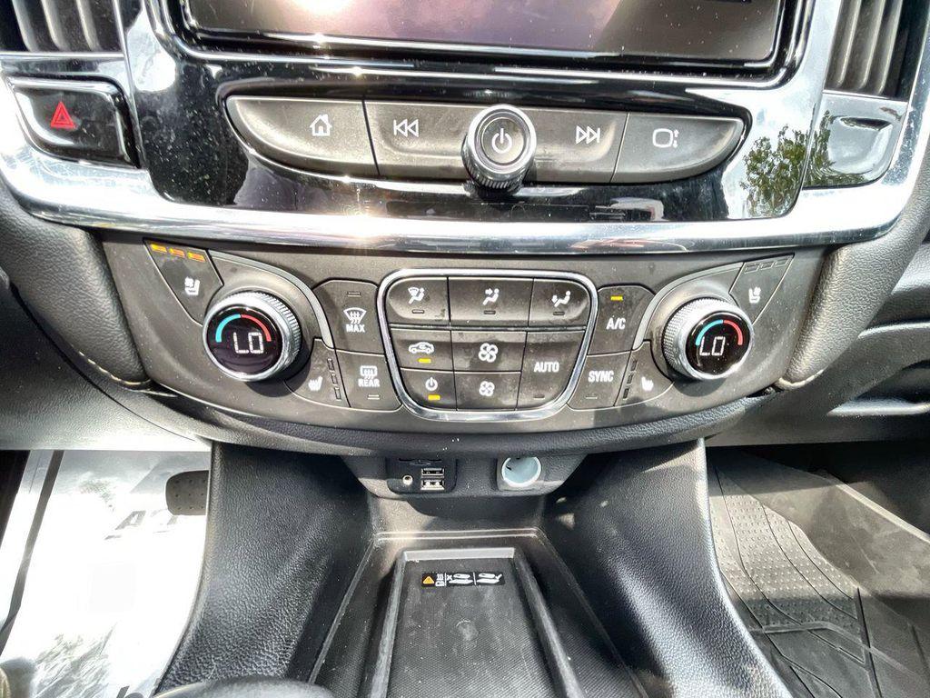 used 2023 Chevrolet Traverse car, priced at $36,498