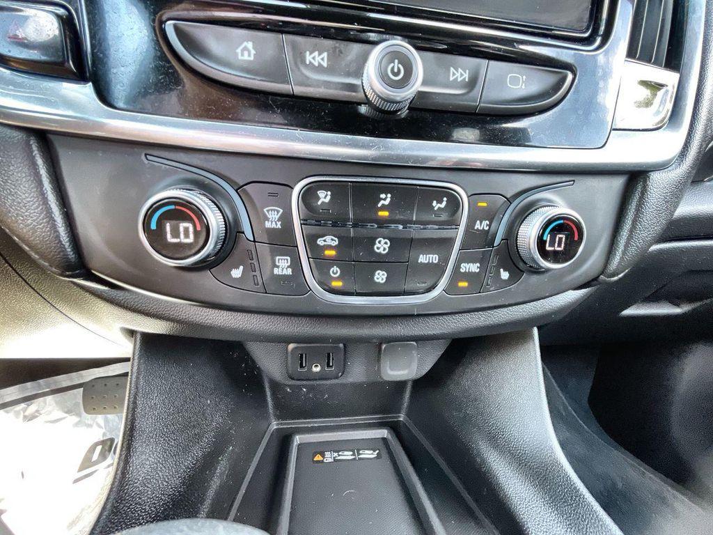 used 2023 Chevrolet Traverse car, priced at $31,539