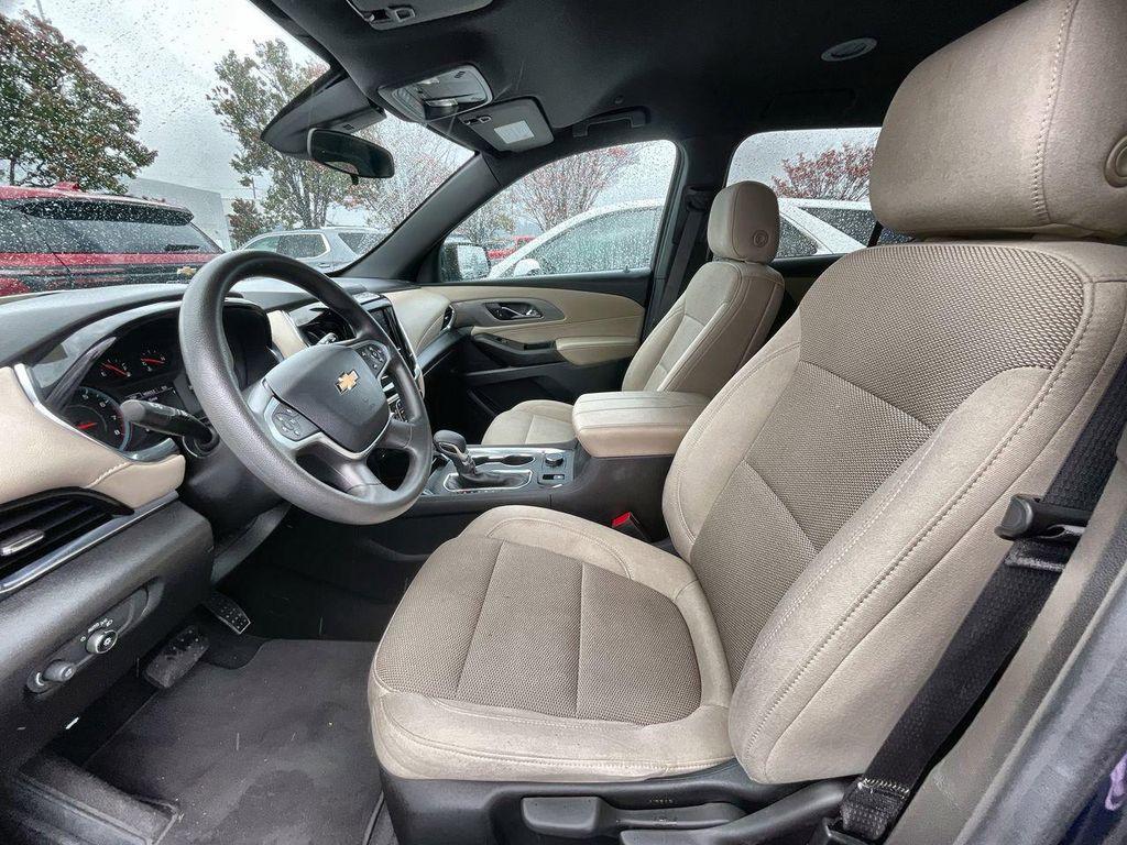 used 2023 Chevrolet Traverse car, priced at $27,585