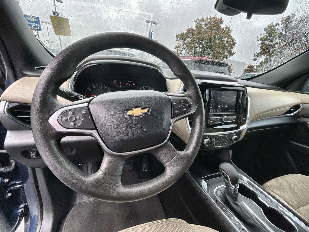 used 2023 Chevrolet Traverse car, priced at $27,585