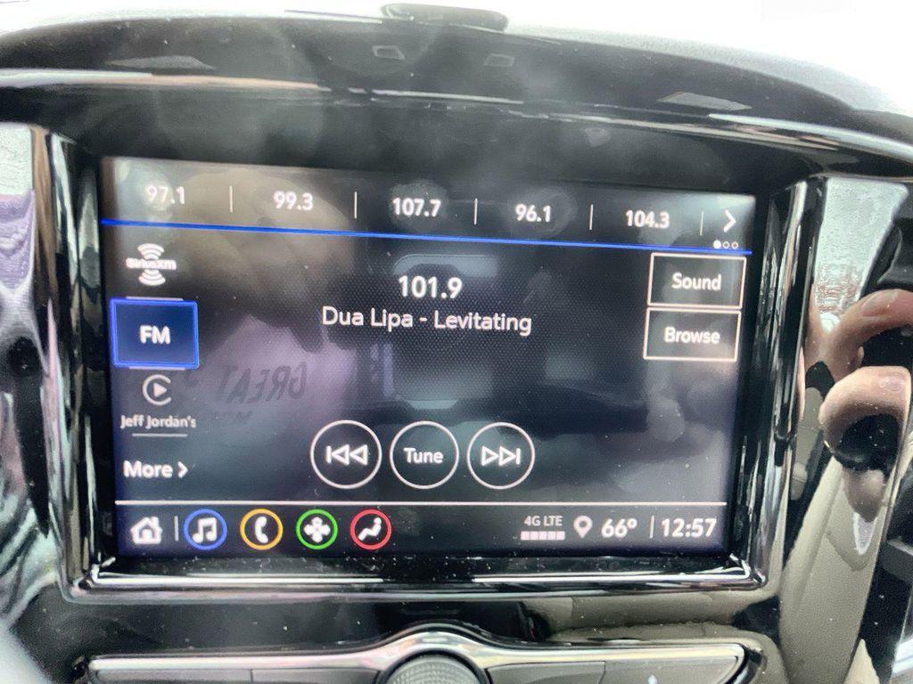 used 2023 Chevrolet Traverse car, priced at $27,585