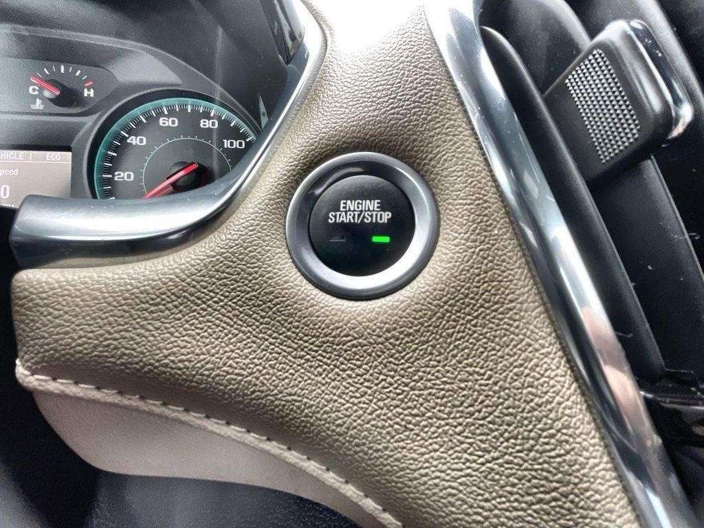 used 2023 Chevrolet Traverse car, priced at $27,585