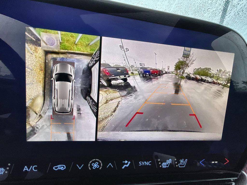 used 2025 Chevrolet Traverse car, priced at $50,980