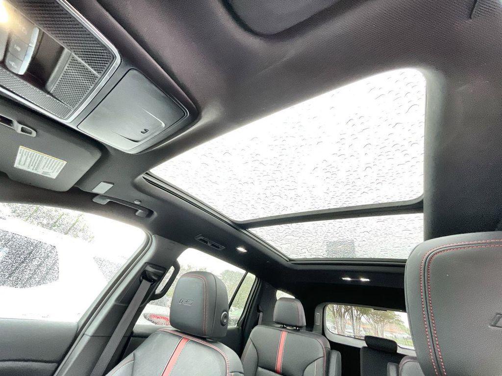 used 2025 Chevrolet Traverse car, priced at $50,980