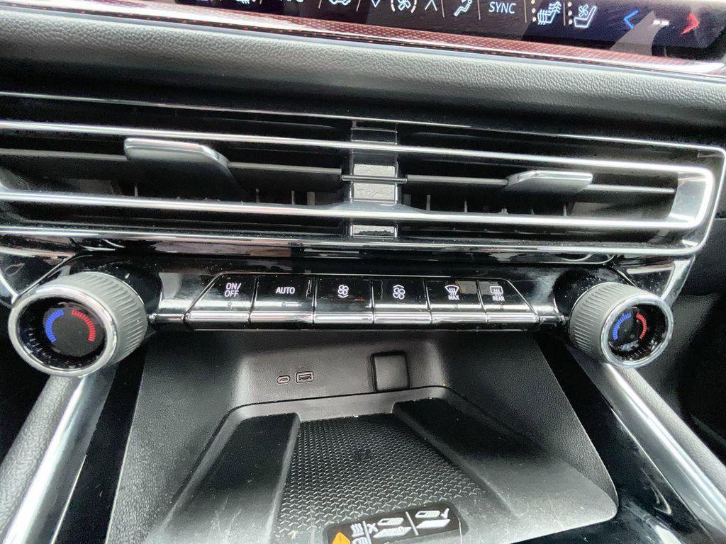 used 2025 Chevrolet Traverse car, priced at $50,980