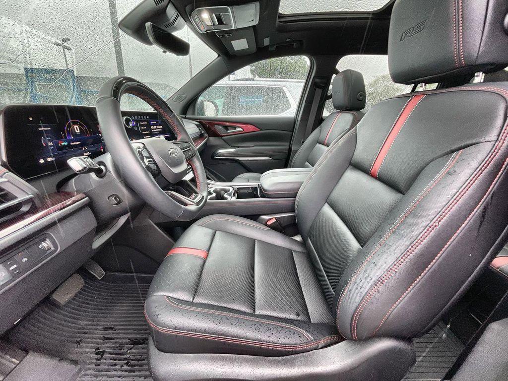 used 2025 Chevrolet Traverse car, priced at $50,980